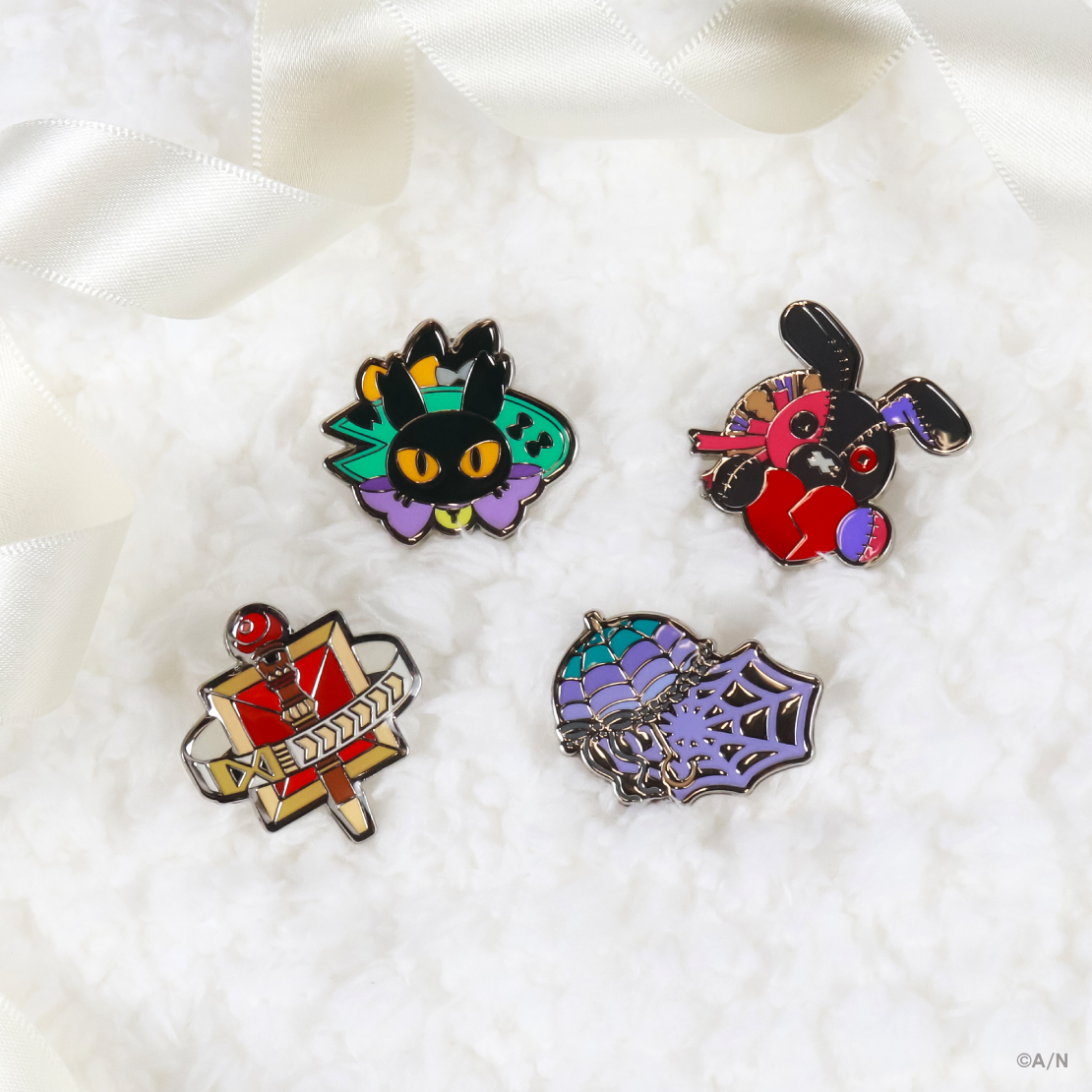 【NIJISANJI EN PIN BADGE COLLECTION Vol.2】モチーフピンバッジ スカーレ ヨナグニ